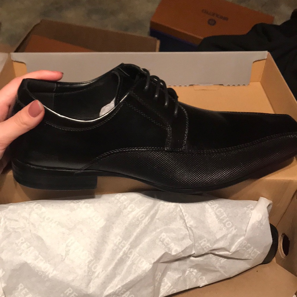 Brand New in box Kenneth Cole Reaction dress shoes